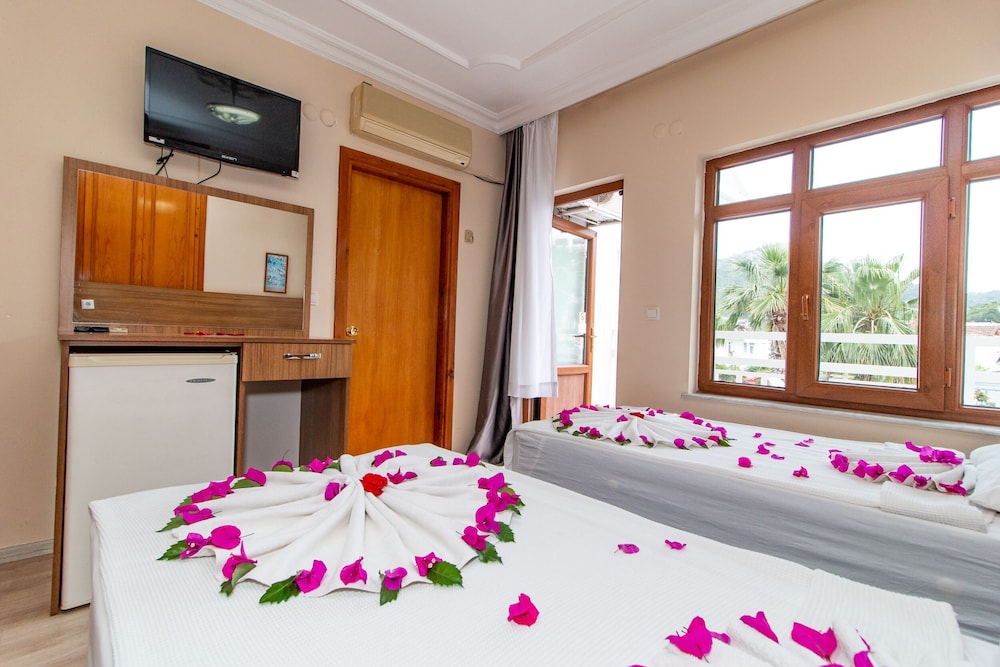 Standard Double or Twin Room photo 1