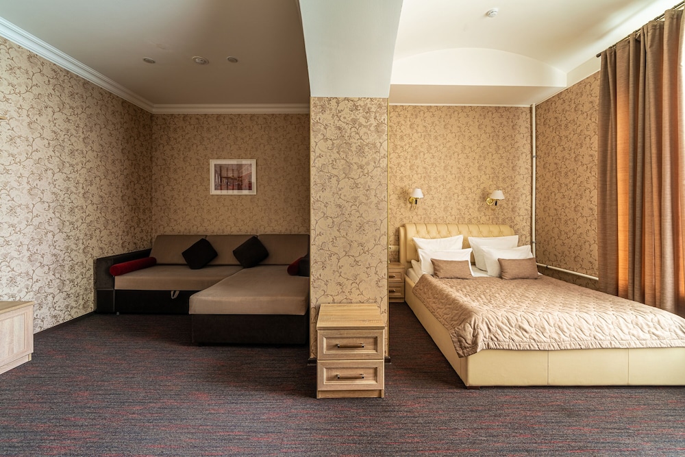 Junior Suite, 1 Queen Bed with Sofa bed photo 2