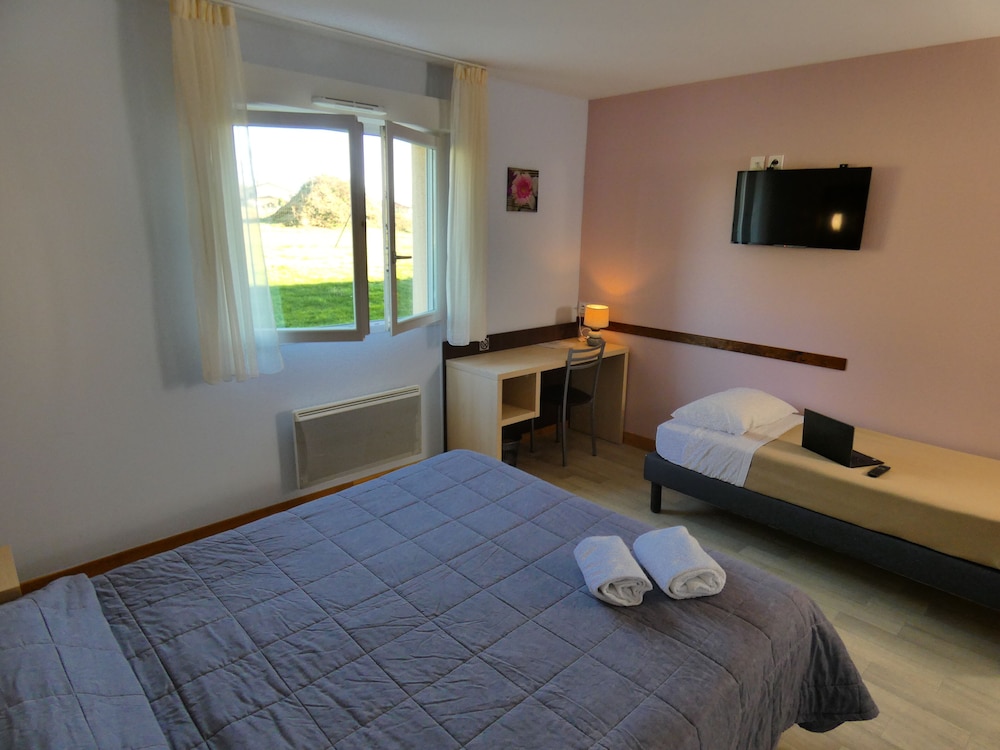 Classic Triple Room photo 2