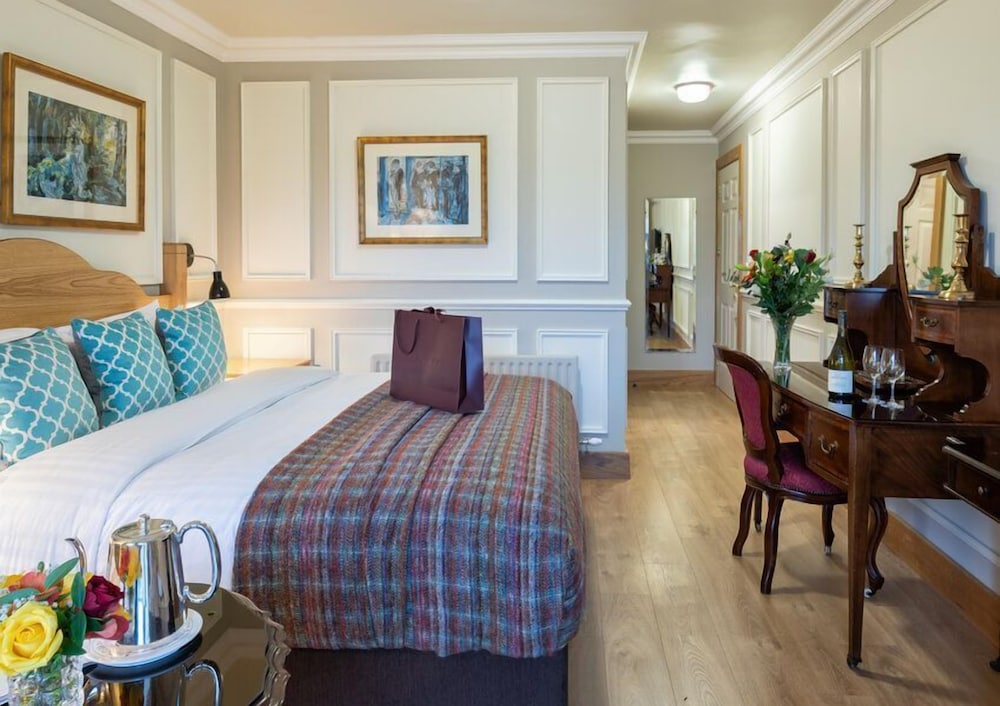 Four-Poster Suite photo 2