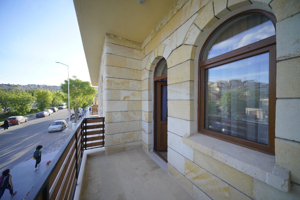 Comfort Triple Room With Balcony - Photo 5