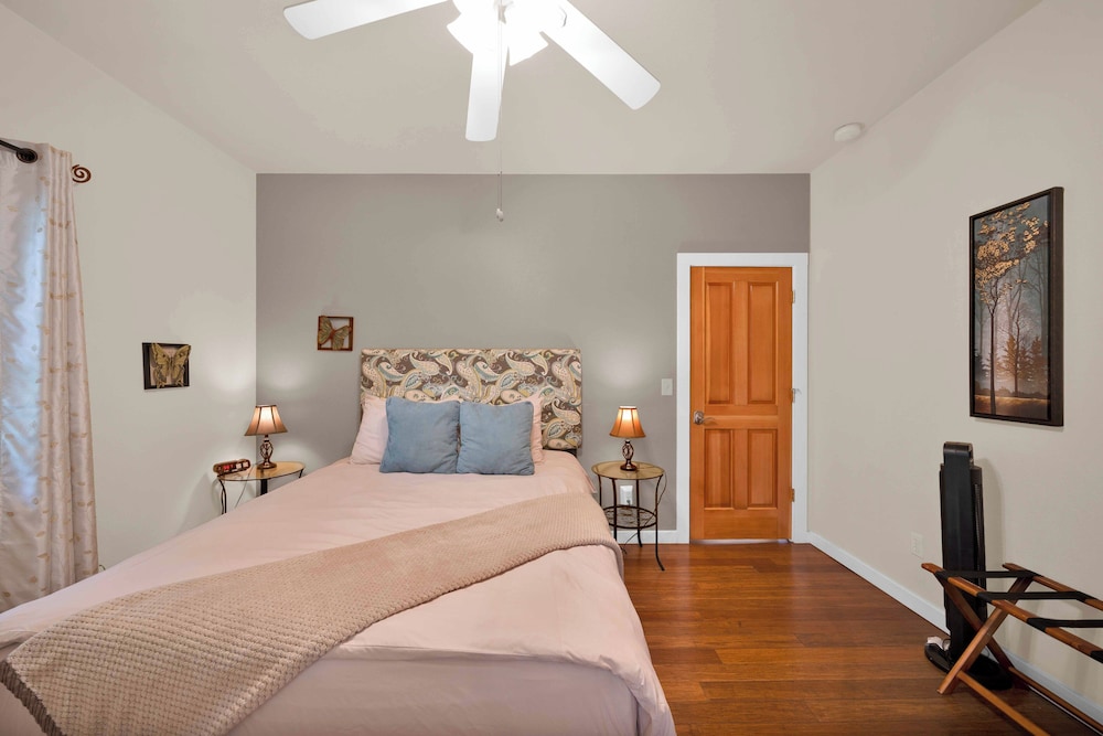 Luxury Suite, 1 Bedroom, Jetted Tub, Hill View photo 1