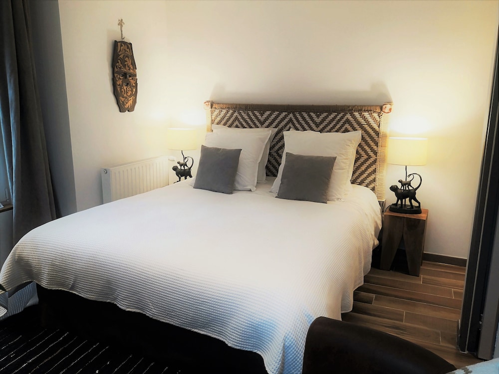 Double Room (Livingstone)