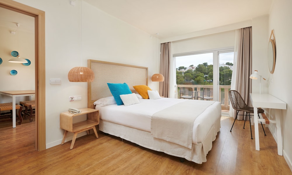 Comfort Apartment, 1 Bedroom, Balcony, Poolside photo 2