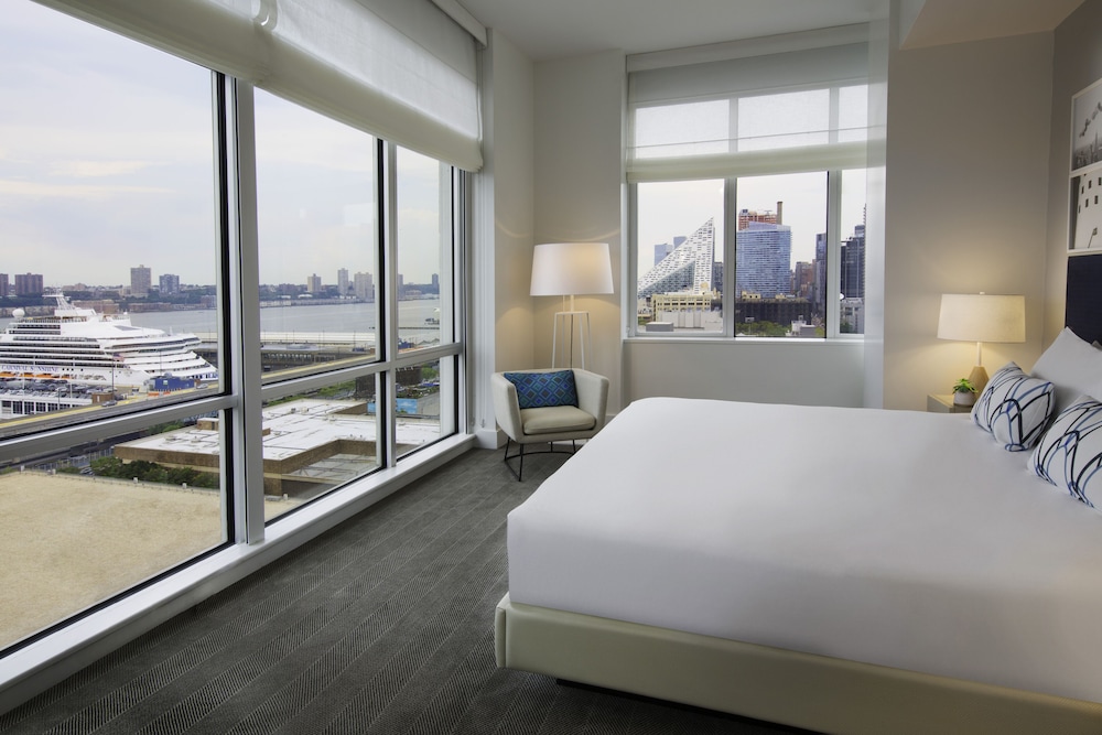 Suite, Mobility Accessible (Hudson River)