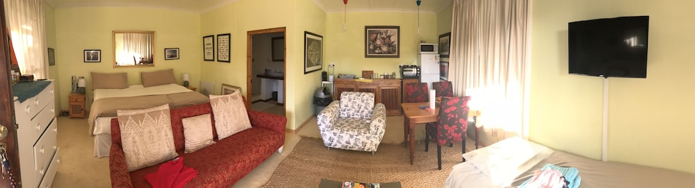 Garden Cottage photo 1