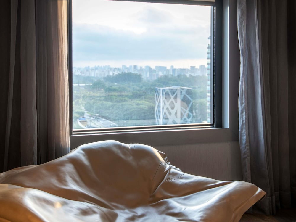 Suite, 1 King Bed (view of Ibirapuera Park) thumbnail 5