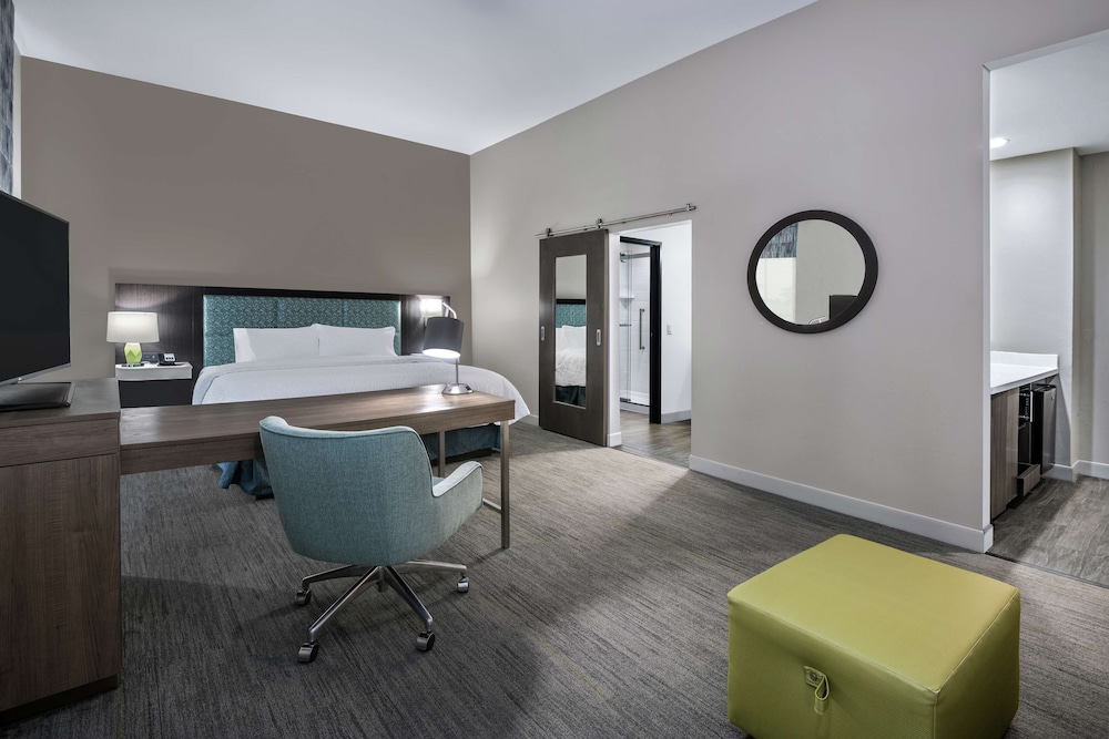 King Studio Suite - Mobility Access/Non-Smoking