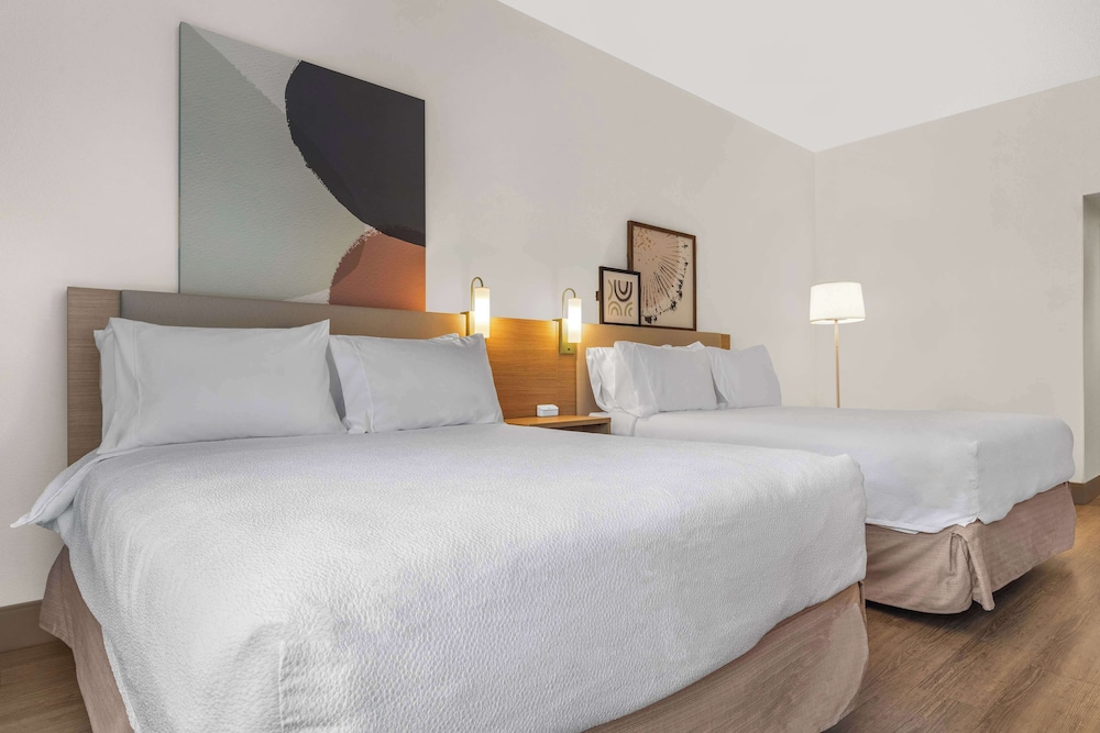 Room, 2 Queen Beds, Accessible (Hearing) - Photo 1
