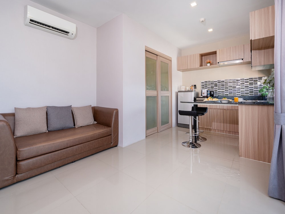 Family Room - Photo 3