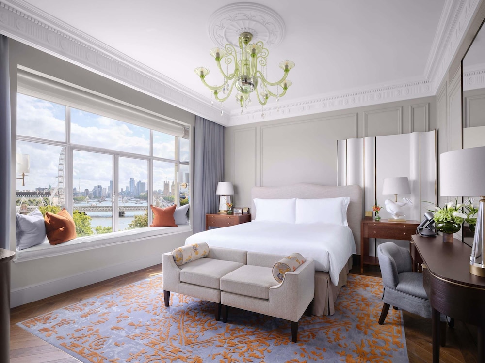 Grand Suite, 1 King Bed, River View