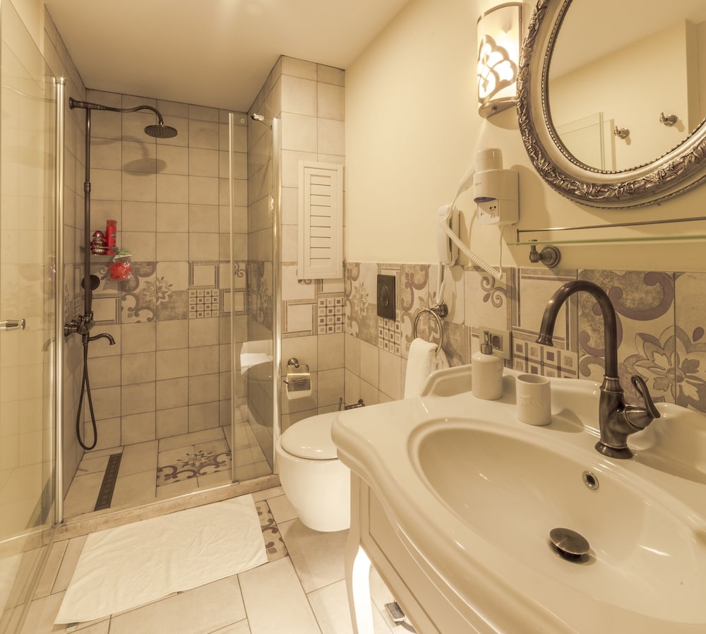 Standard Double or Twin Room, Partial Sea View, Beachfront photo 2