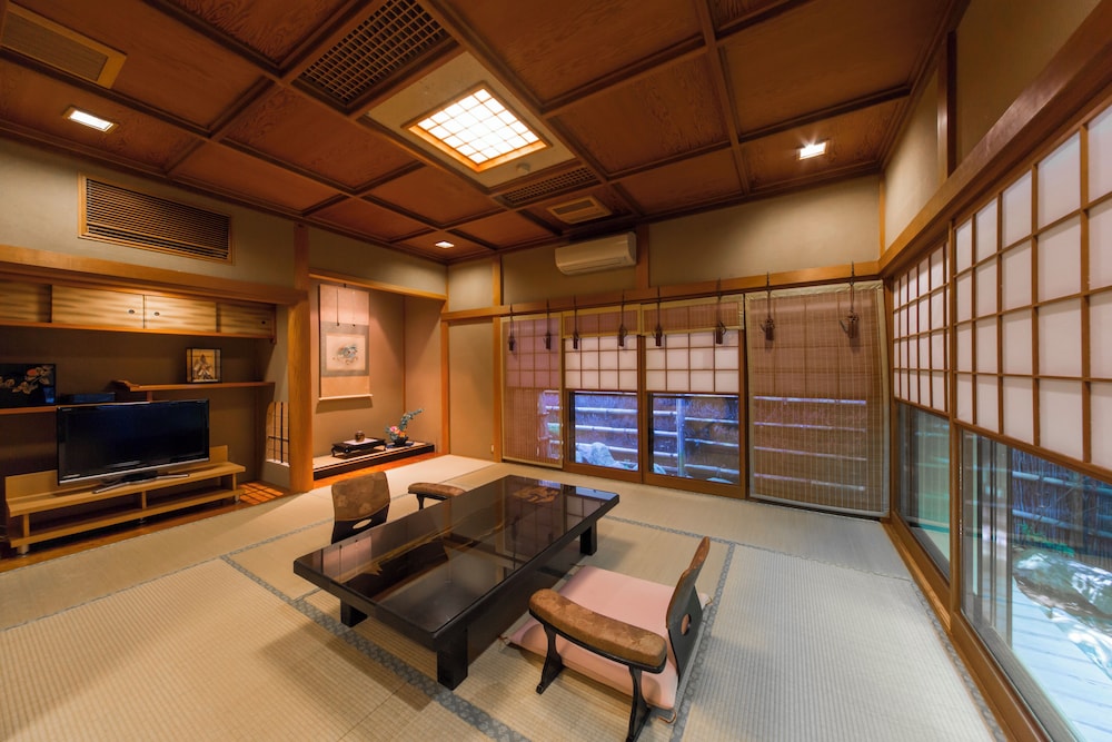 Annex SHUNSOU - Quadruple Room with Hot Spring Rock Bath photo 1