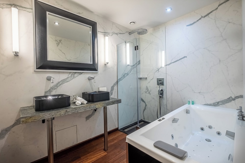 Double Room (Prestige Jacuzzi)