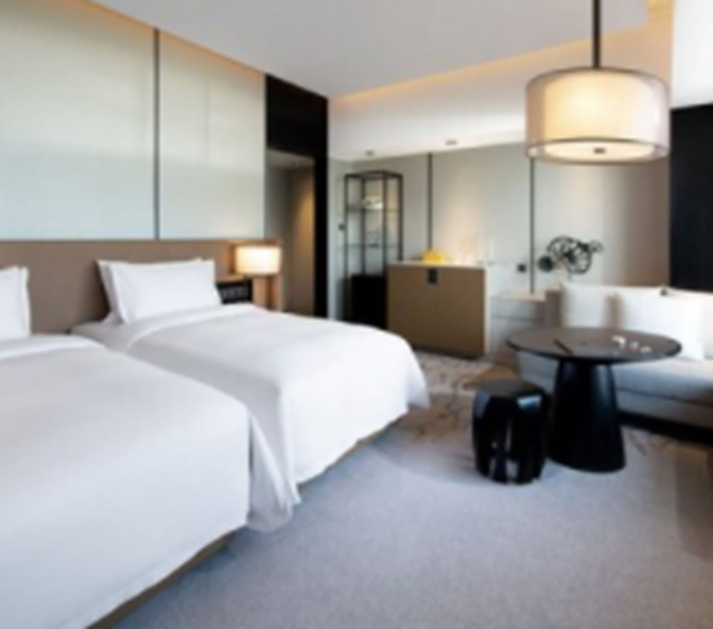 Club Room, River View (Premier )
