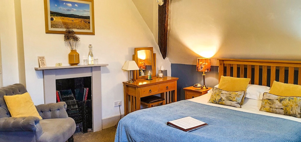 Standard Double Room, 1 King Bed photo 2