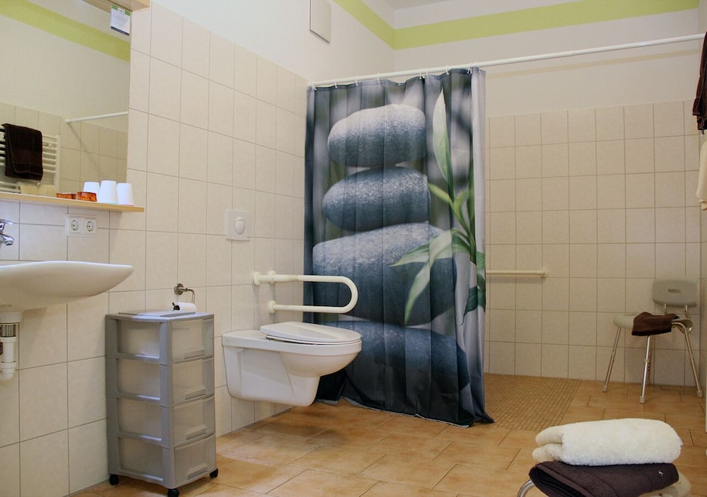 Apartment (#4) - Photo 5