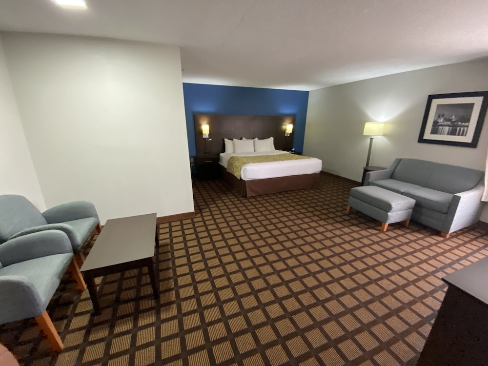 Studio Suite, 1 King Bed, Non Smoking, Jetted Tub - Photo 2