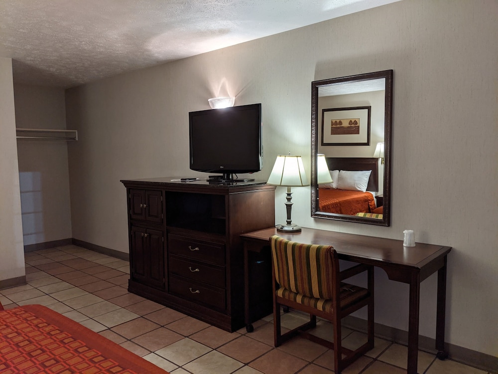 Standard Room, 2 Double Beds, Non Smoking photo 3