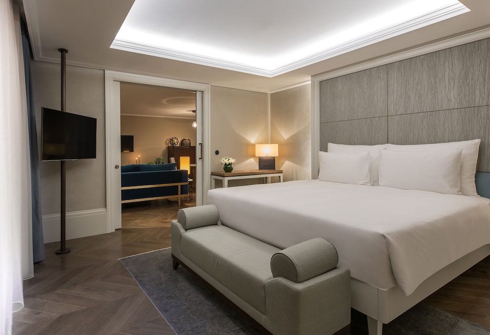 Superior Suite, 1 King Bed (Penthouse)