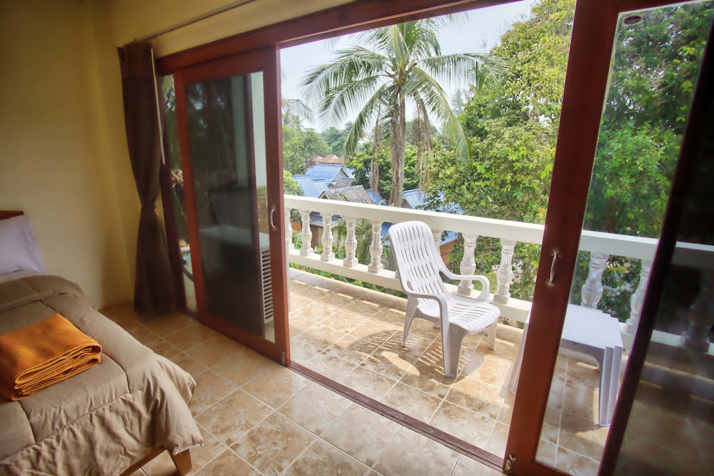 Deluxe Triple Room photo 2