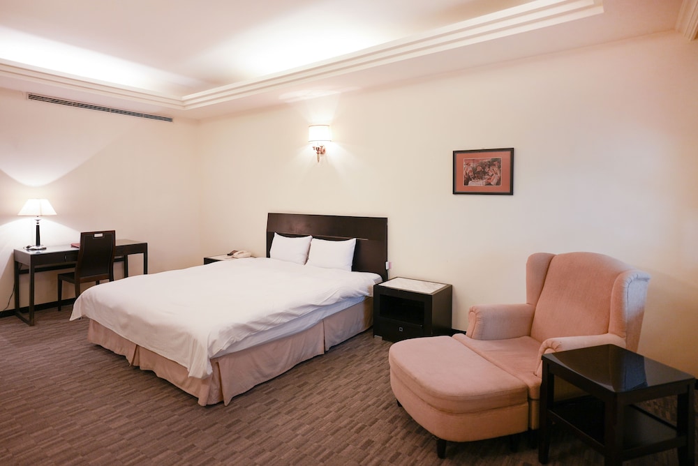 Deluxe Double Room, 1 Queen Bed - Photo 2