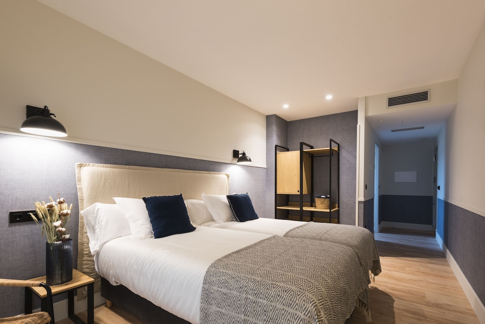 Double Room, Ensuite - Photo 2