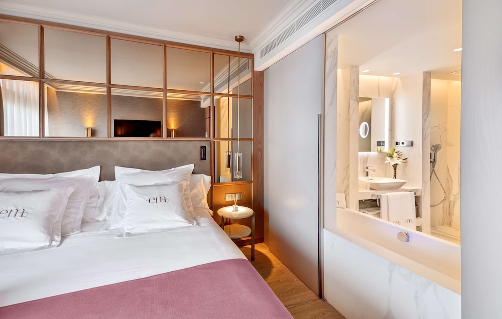 Family Deluxe Room - Photo 3