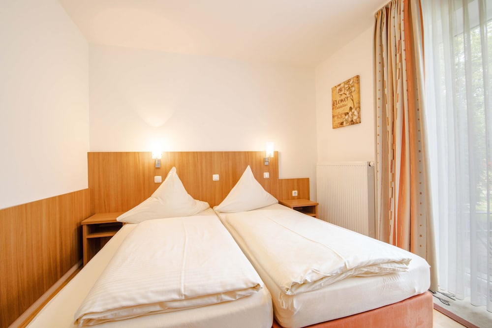 Classic Double or Twin Room - Photo 2