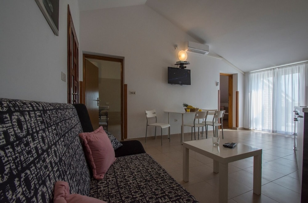 Apartment (Sabina - 100m from sea - A5(4))
