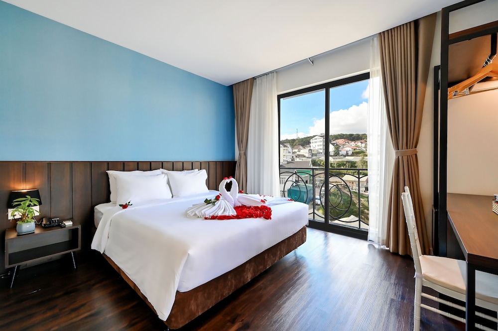 Signature Room - Photo 4