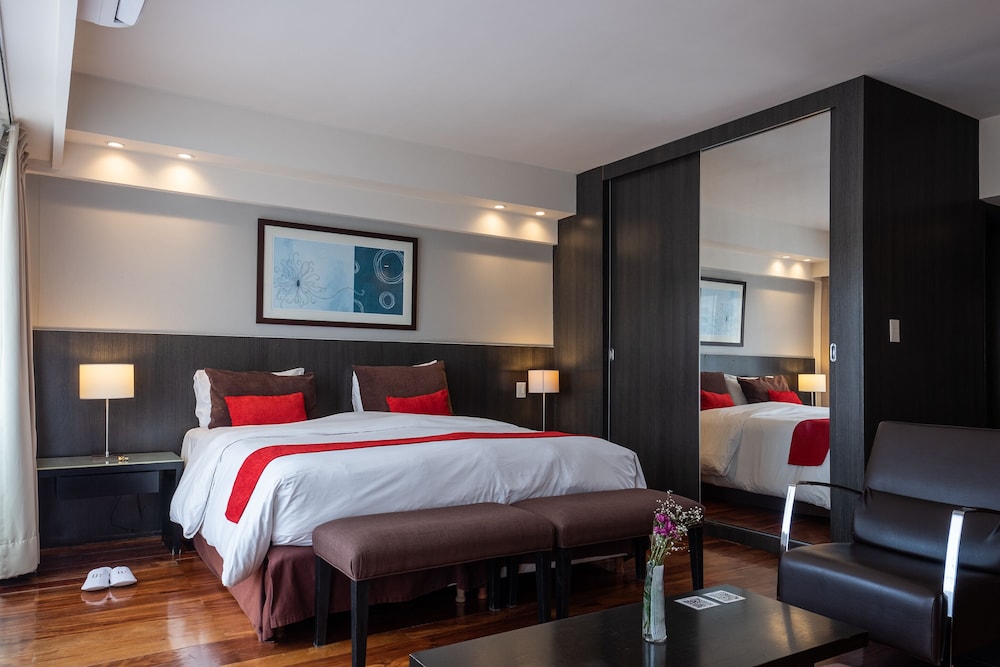 Suite, 1 Queen Bed