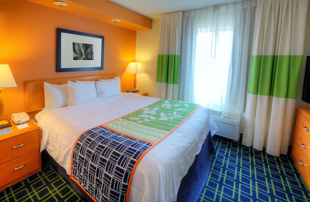 Room, 1 King Bed photo 2