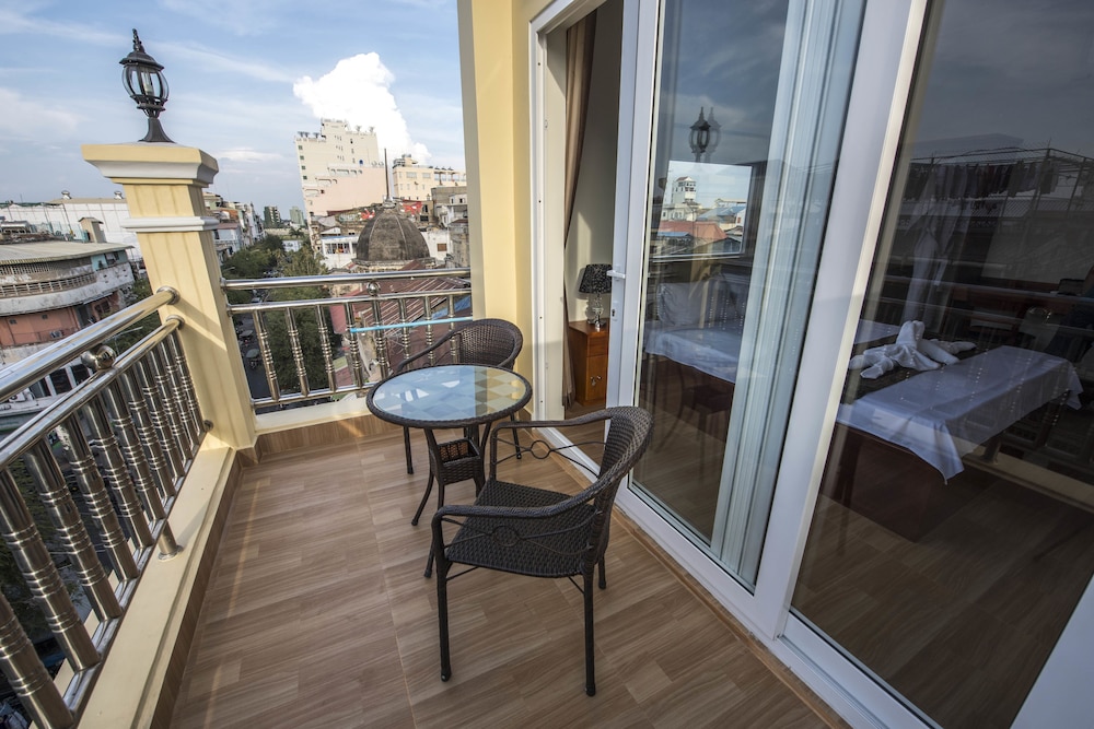 Deluxe Twin Room, Balcony photo 3