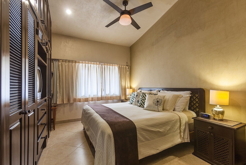 Condo, 1 Bedroom