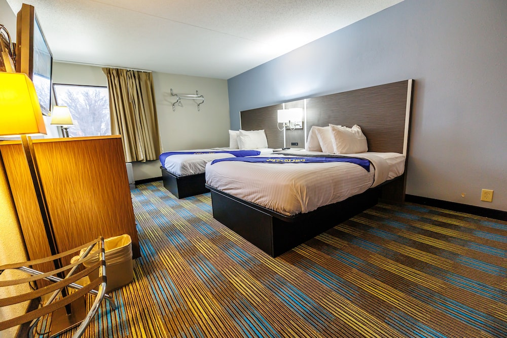 Superior Room, 1 King Bed, Jetted Tub photo 1