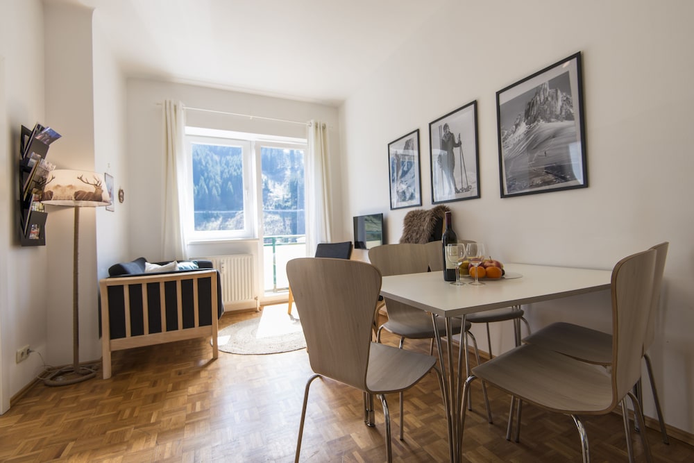 Apartment photo 2