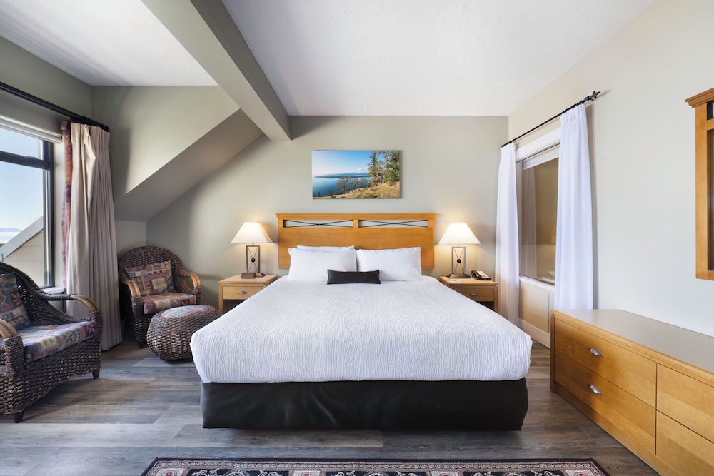 Deluxe Studio Suite, 1 King Bed, Ocean View