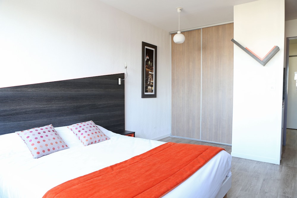 Family Apartment, Kitchenette