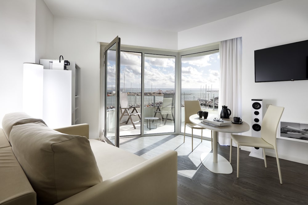 Premium Room, Sea View (The Level Grand) - Photo 7