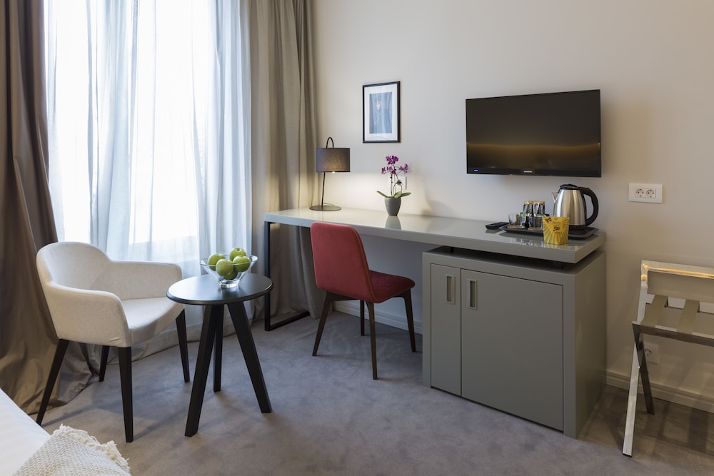 Standard Double or Twin Room, City View