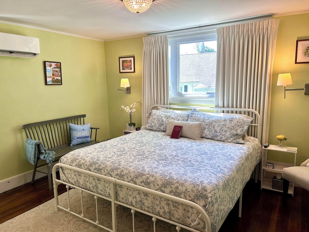 Stars Hollow Room photo 1