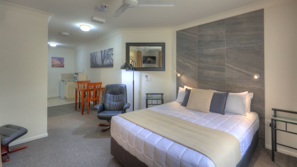 Deluxe Double Room, 1 Queen Bed, Accessible, Balcony, Ground Floor photo 3