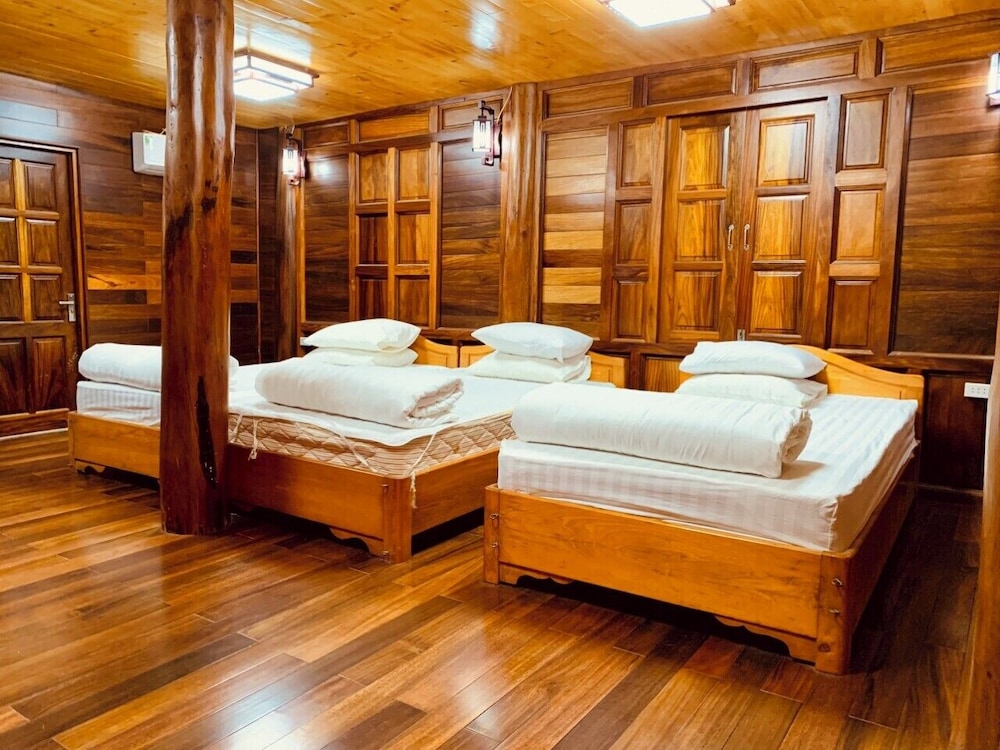 Comfort Triple Room, Hill View