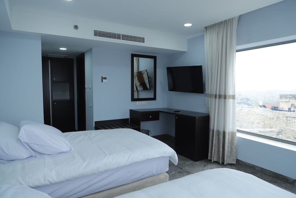 Premium Double Room - Photo 26
