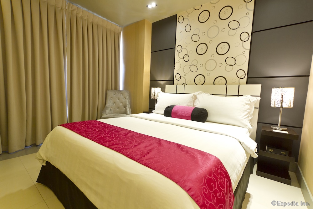 Standard Studio, 1 Queen Bed photo 2