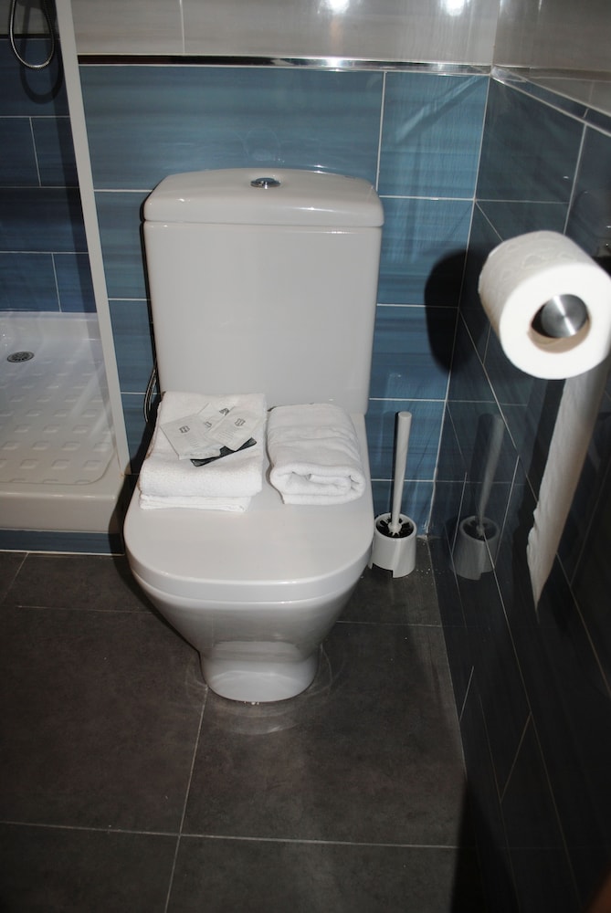 Double Room - Photo 7