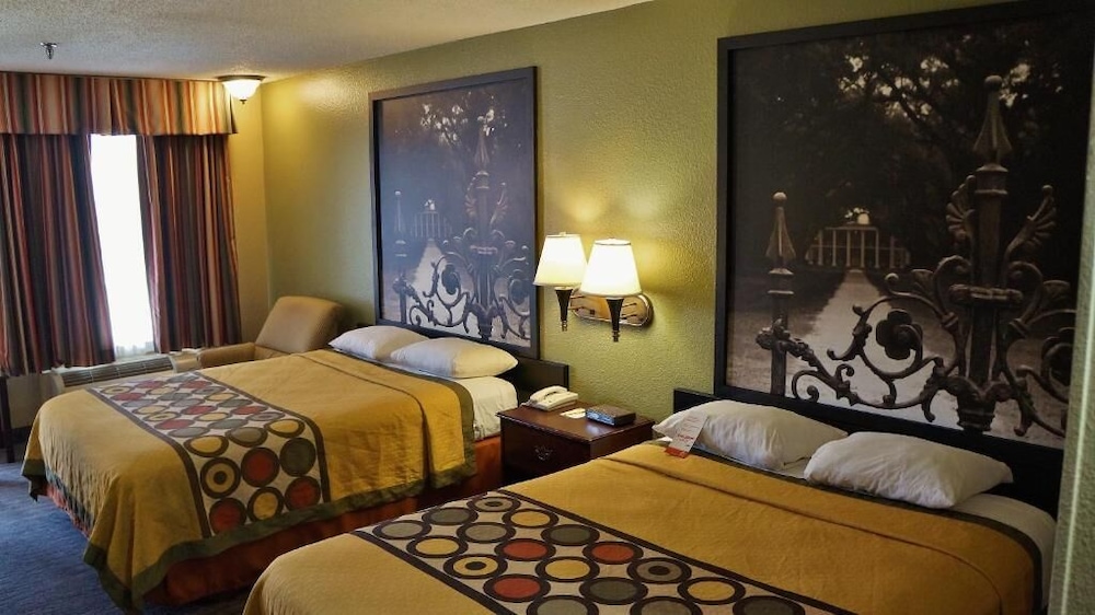 Standard Room, 2 Queen Beds, Jetted Tub photo 3