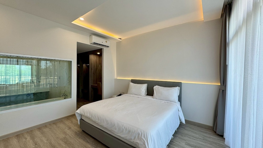 Family Room, 2 Bedrooms, Park View photo 3