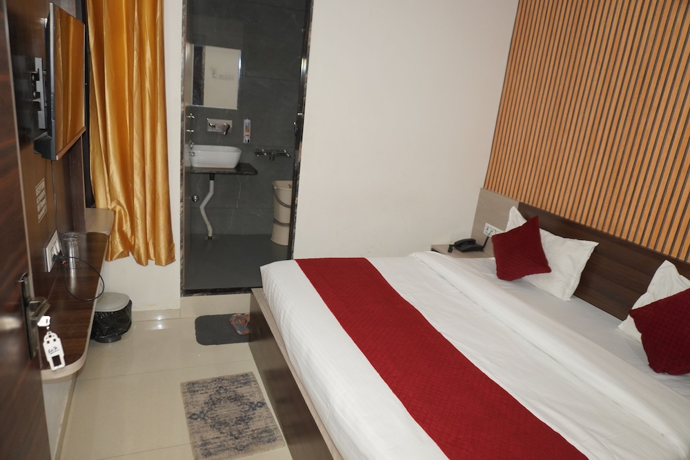 Economy Double Room, City View